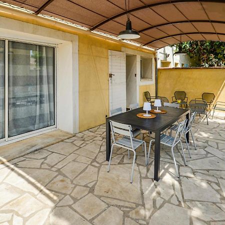 3 Bedroom Awesome Home In Chateuneuf De Gadagne Châteauneuf-de-Gadagne Buitenkant foto
