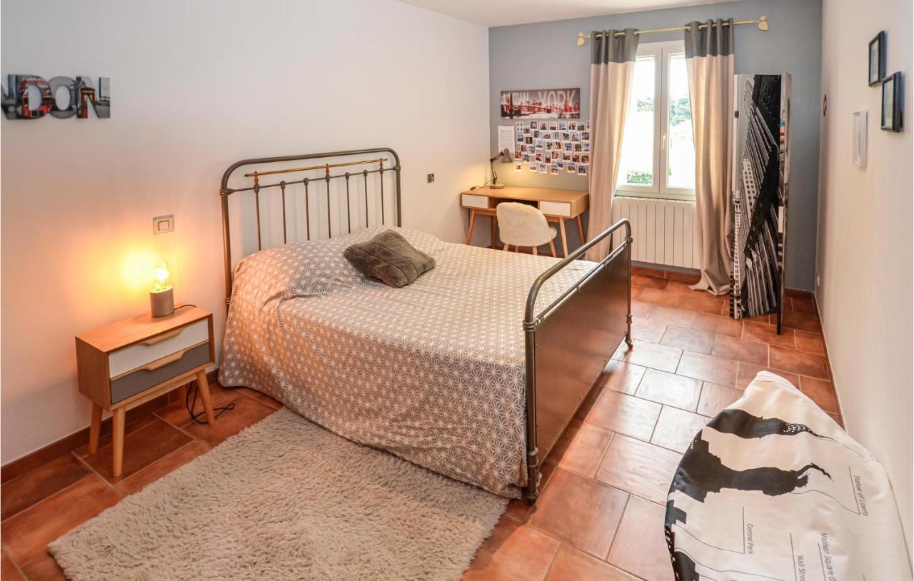 3 Bedroom Awesome Home In Chateuneuf De Gadagne Châteauneuf-de-Gadagne Buitenkant foto