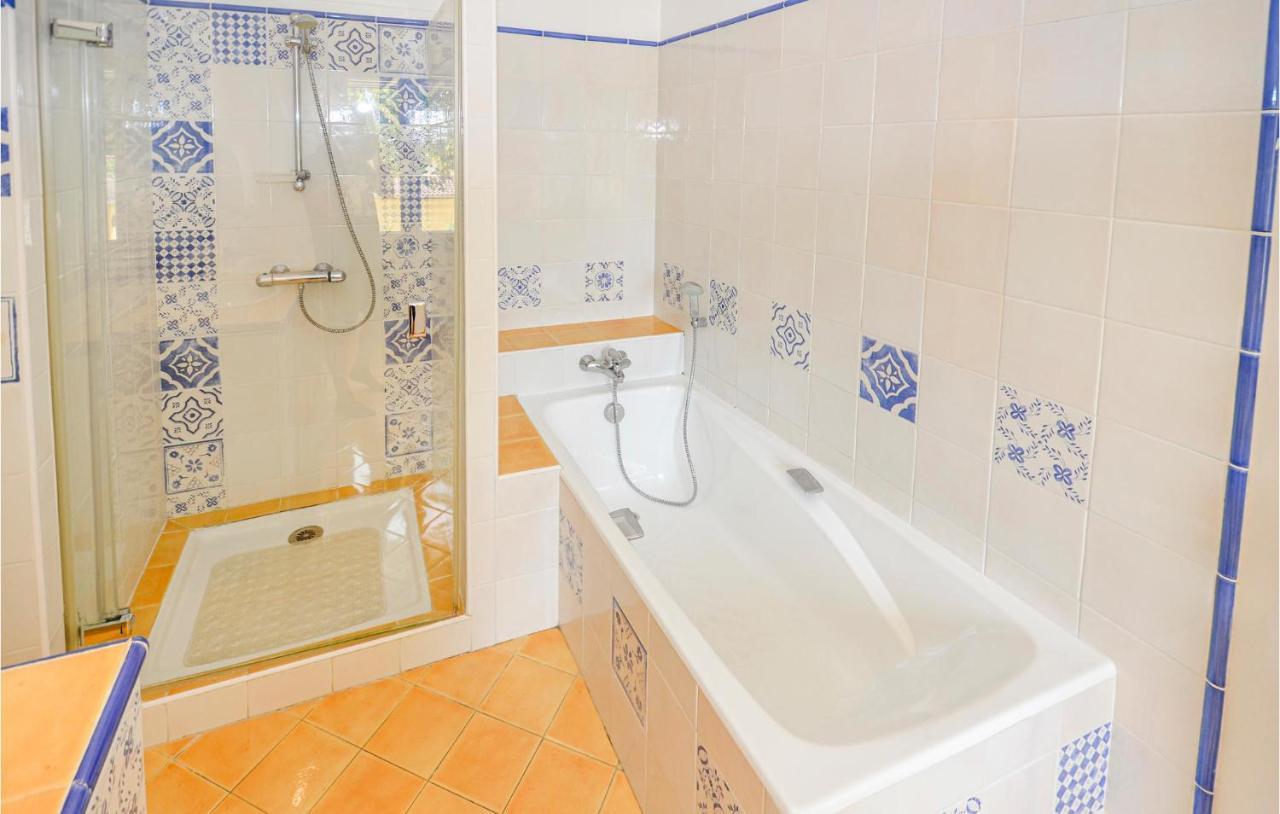 3 Bedroom Awesome Home In Chateuneuf De Gadagne Châteauneuf-de-Gadagne Buitenkant foto