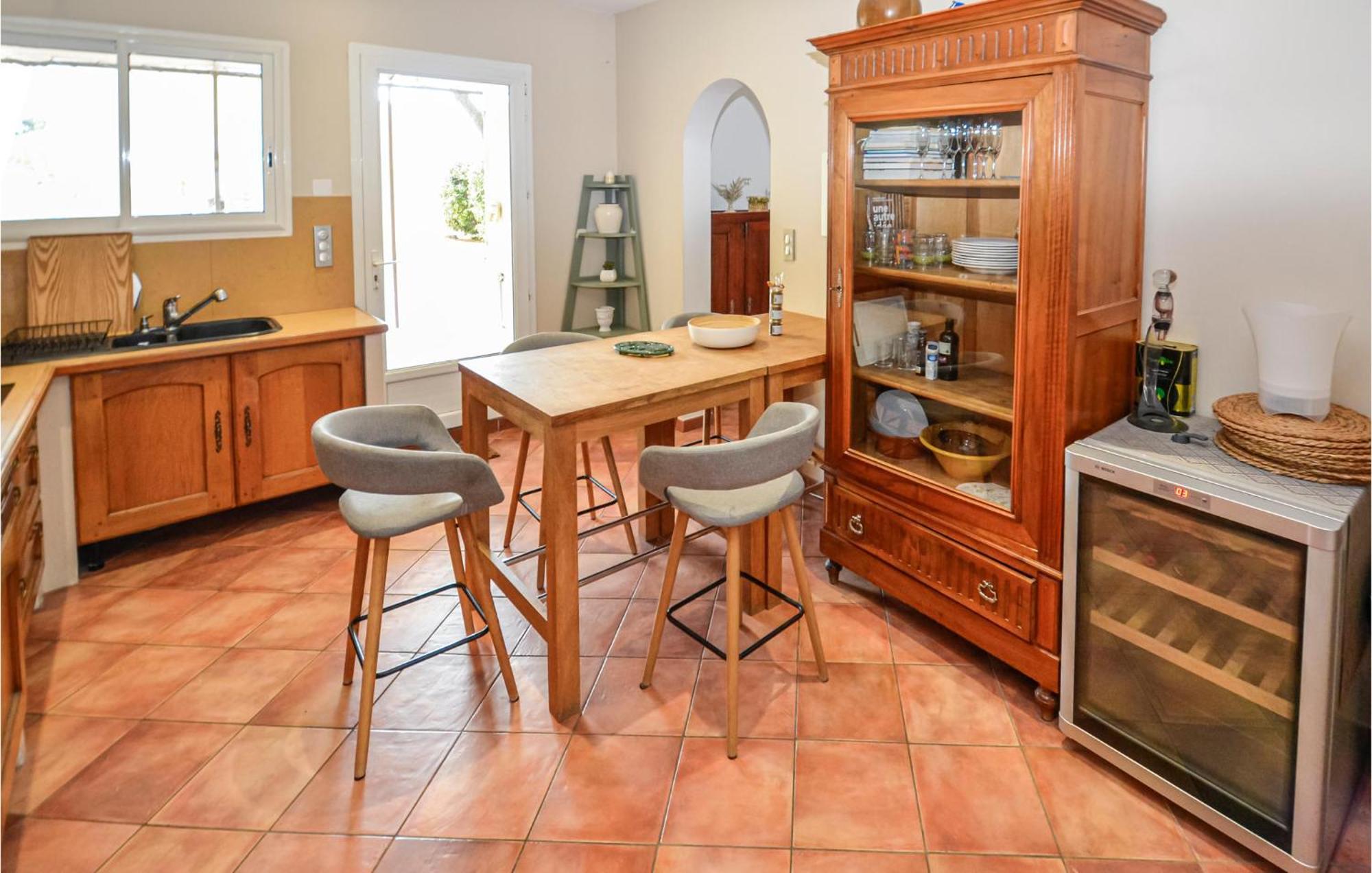 3 Bedroom Awesome Home In Chateuneuf De Gadagne Châteauneuf-de-Gadagne Buitenkant foto