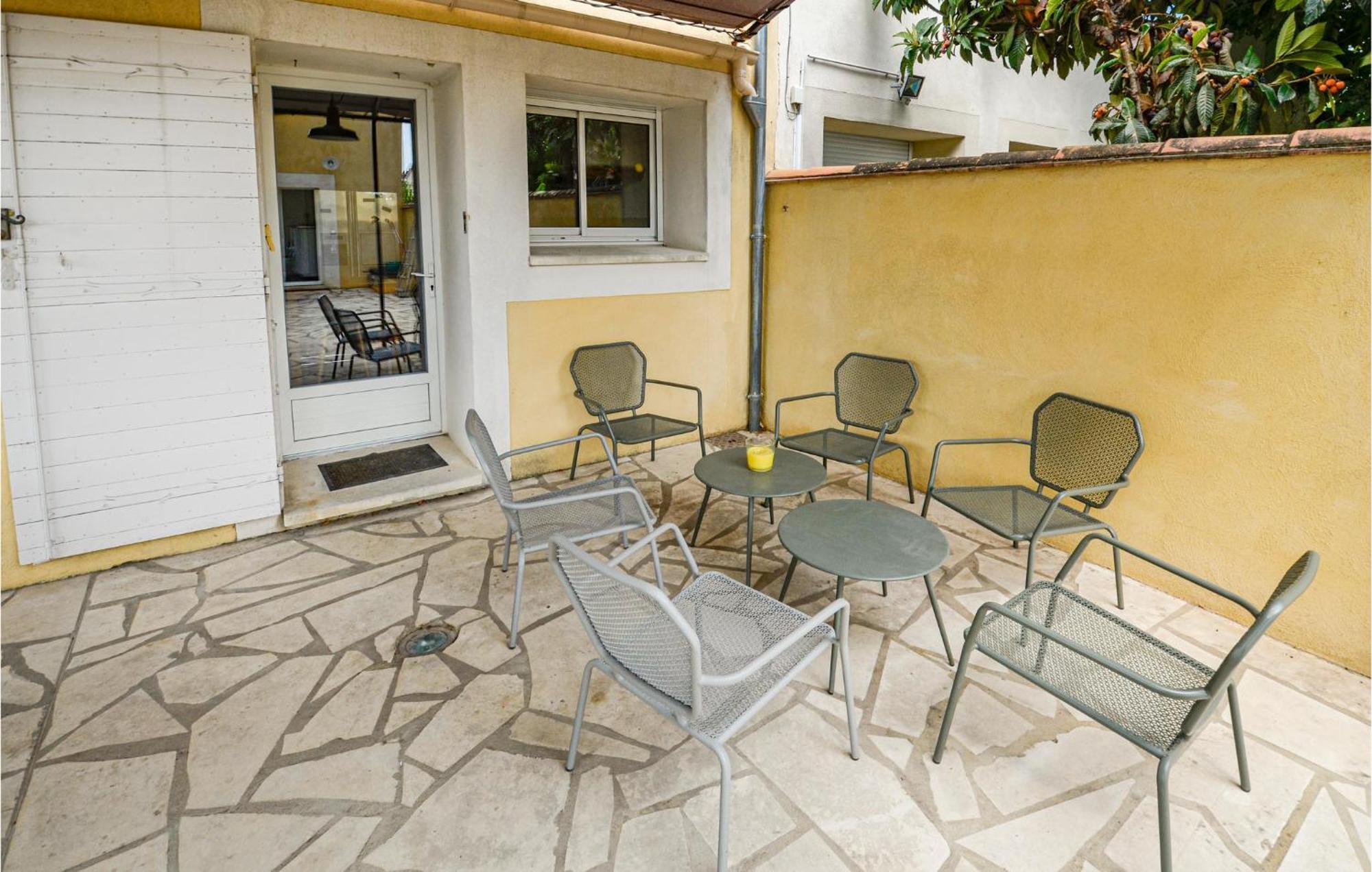 3 Bedroom Awesome Home In Chateuneuf De Gadagne Châteauneuf-de-Gadagne Buitenkant foto