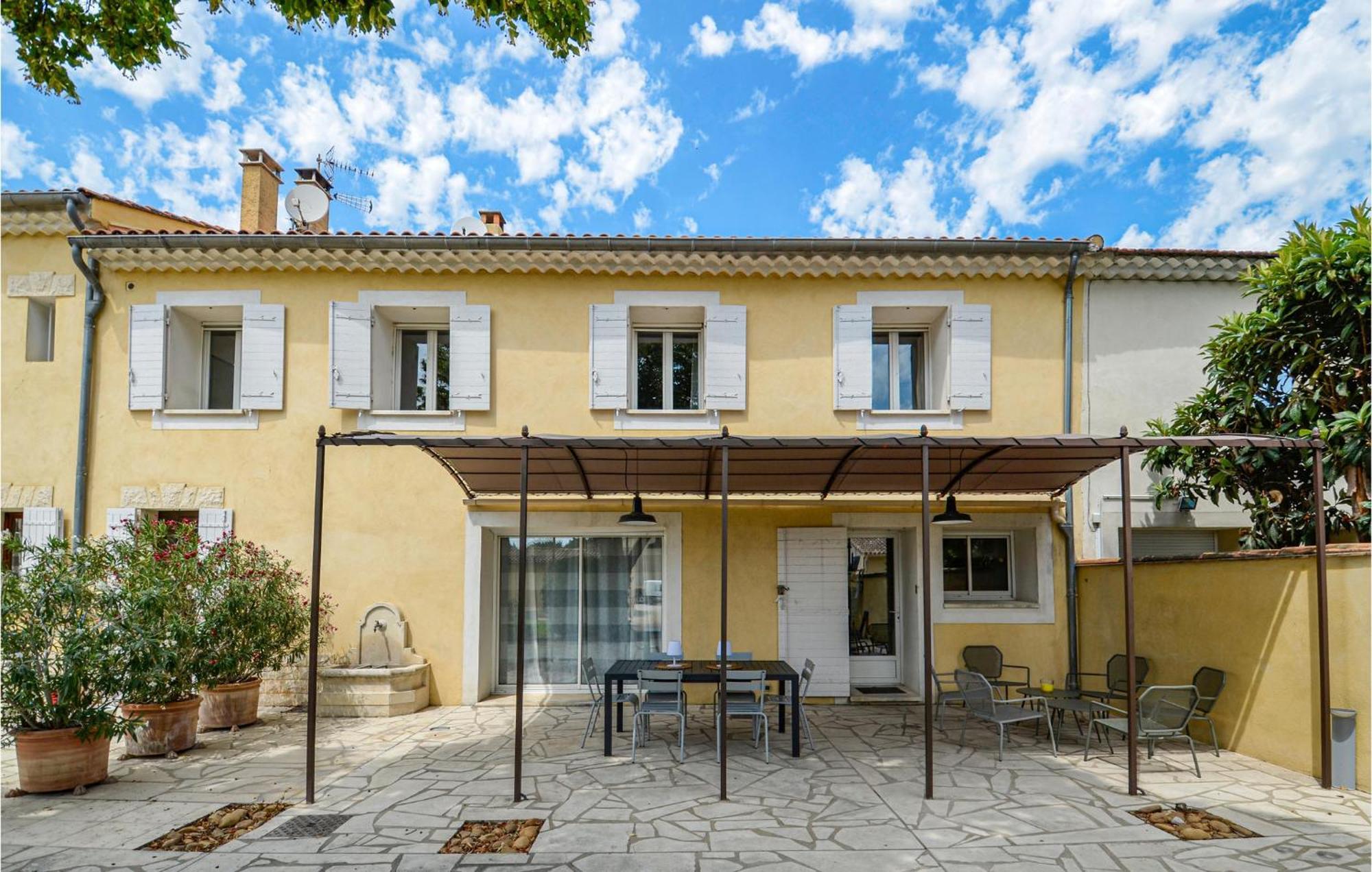 3 Bedroom Awesome Home In Chateuneuf De Gadagne Châteauneuf-de-Gadagne Buitenkant foto
