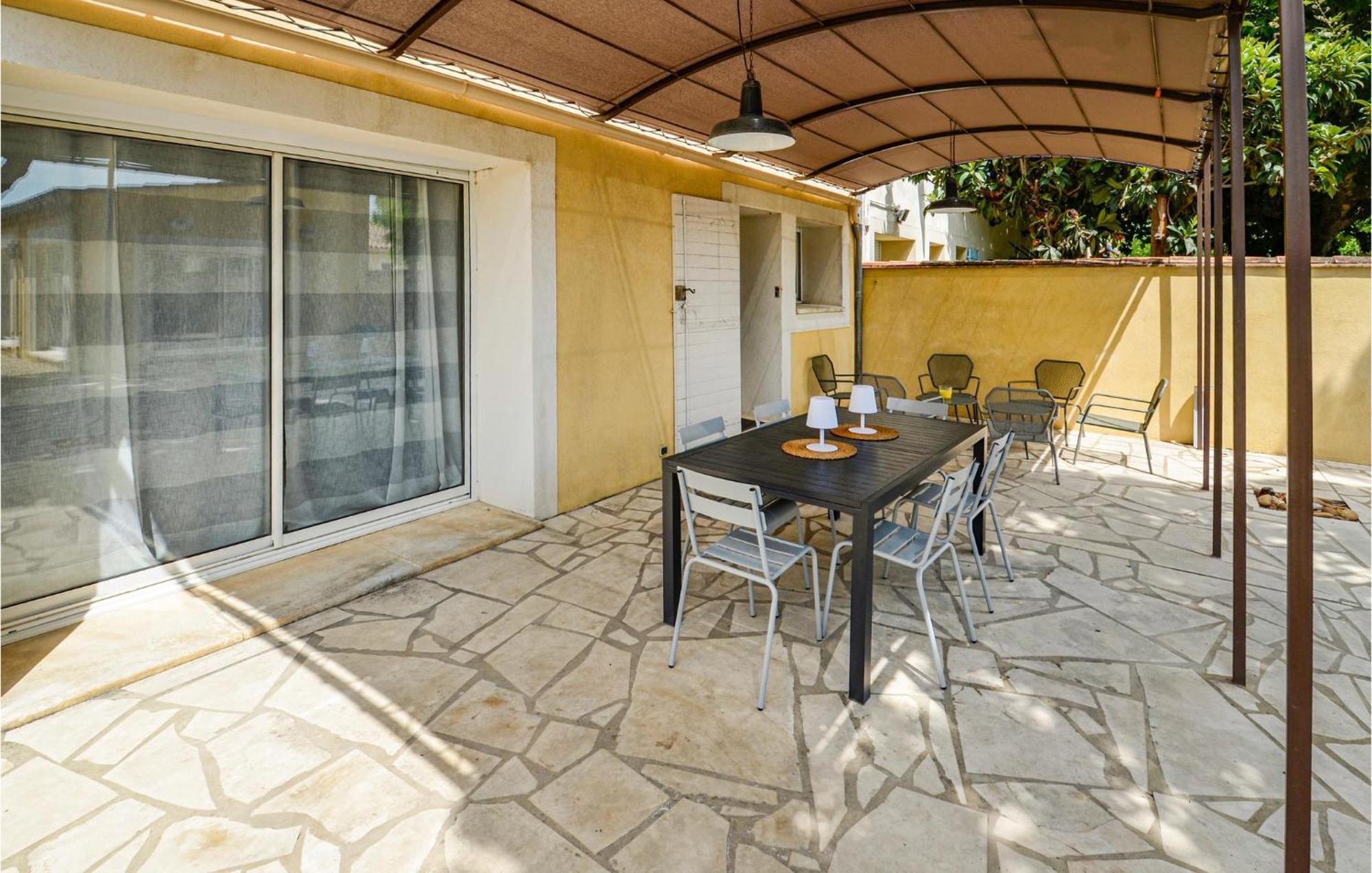 3 Bedroom Awesome Home In Chateuneuf De Gadagne Châteauneuf-de-Gadagne Buitenkant foto